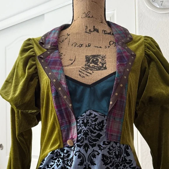 Olive Green Velvet Puff Sleeve Tailcoat Dress - Picture 4 of 11